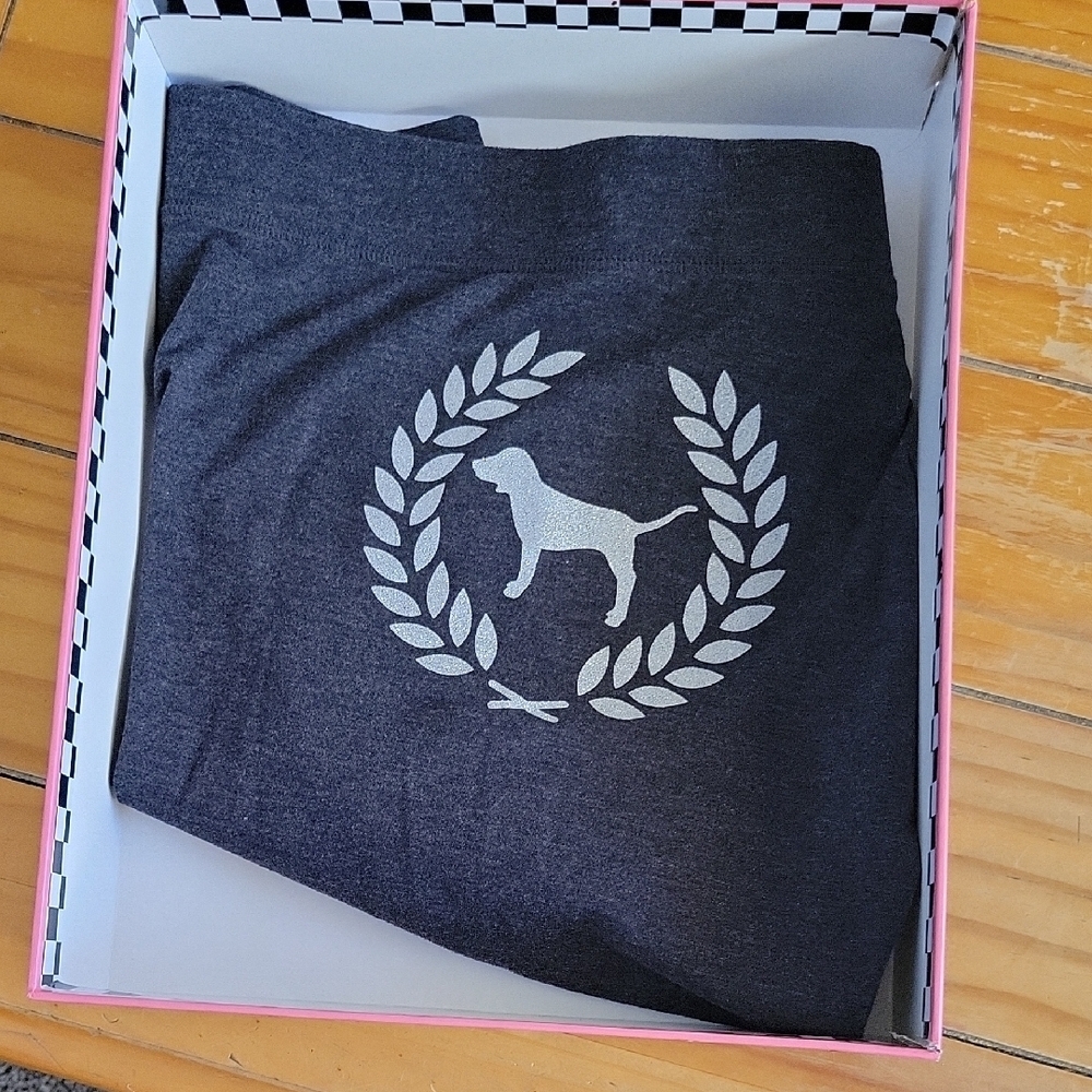 🆕️2018 VS PiNk 2pc Set.$118 - Picture 9 of 11